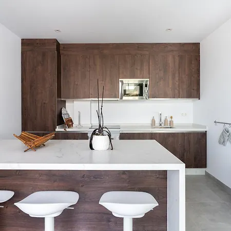 Casa Colina, *